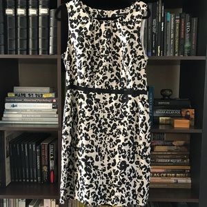 NWOT Valerie Bertinelli Linen Sheath Dress